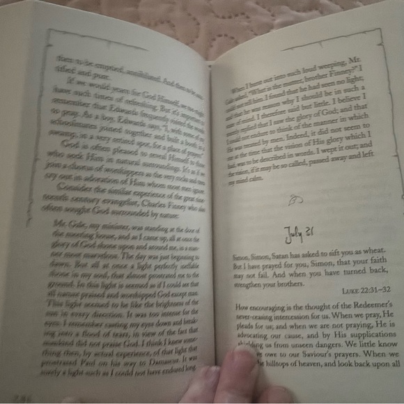 Magnificent Prayer: 366 Devotions to Deepen Your Prayer Experience Hardback - Picture 4 of 7